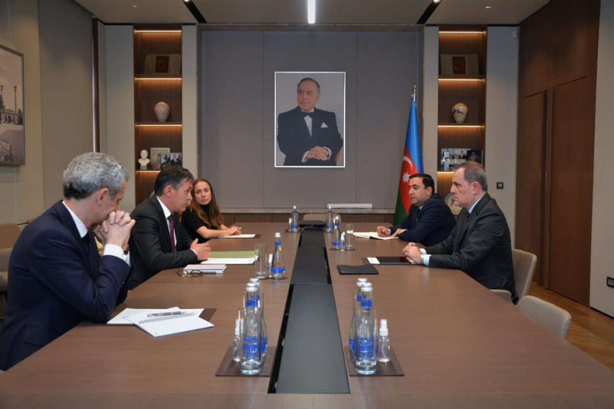 Джейхун Байрамов обсудил нормализацию с Арменией с представителем МИД Франции