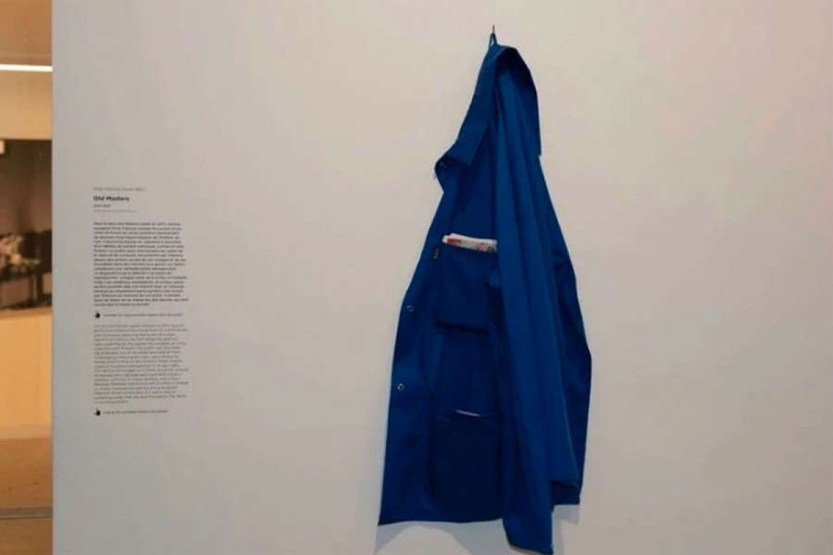 Француженка унесла из музея куртку, оказавшуюся произведением искусства