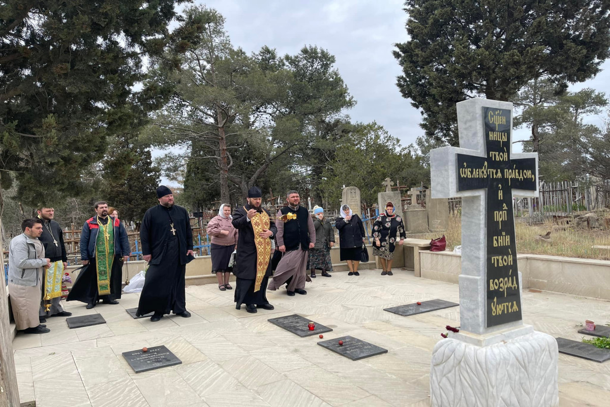 Секретарь Бакинской епархии совершил заупокойные литии на могилах шехидов Карабахской войны
