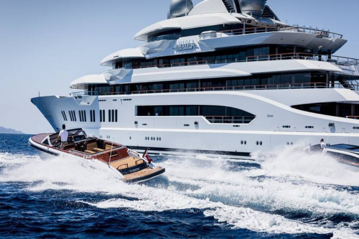 На Фиджи конфисковали яхту известного российского олигарха