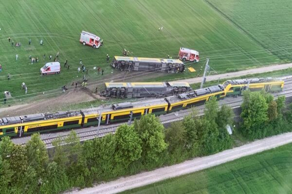 В Австрии поезд сошел с рельсов, есть погибшие