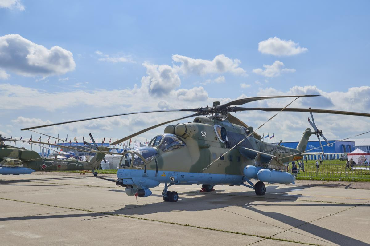 ВСУ уничтожили на Донбассе 12 танков и вертолет Ми-24 ВС РФ