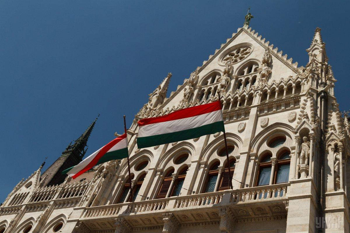 ЕС рассматривает возможность компенсировать Венгрии эмбарго на нефть из РФ