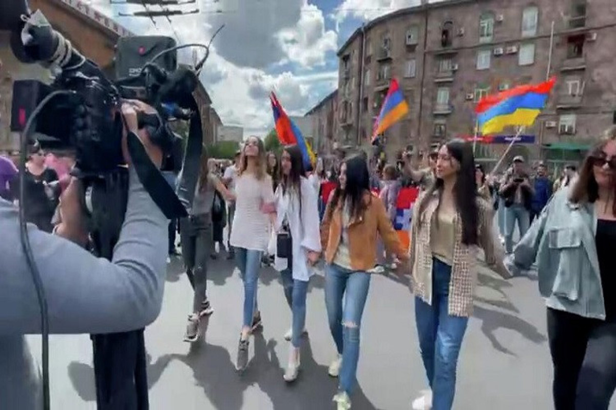 Парадоксы армянской пропаганды - «оседлый» народ пляшет под музыку кочевников