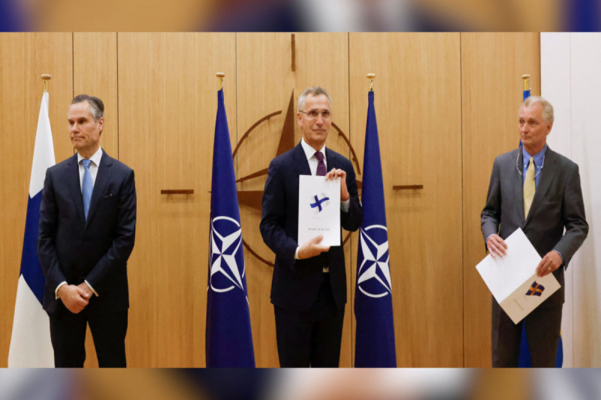 Генсек НАТО принял от послов Финляндии и Швеции заявки на вступление в альянс
-ВИДЕО 