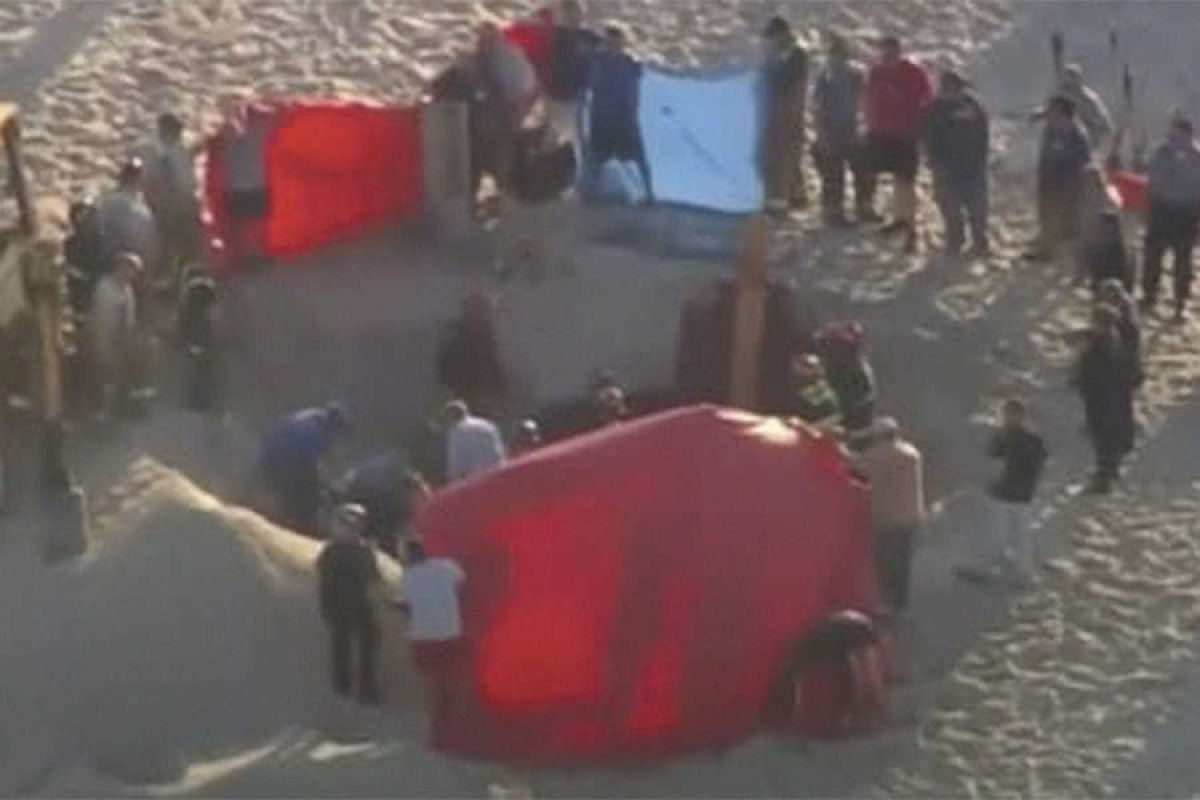 В США студент погиб под завалами песка, копая с сестрой яму на пляже