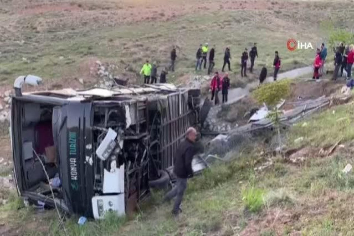 Автобус со студентами перевернулся в Турции, есть погибшие-ФОТО -ОБНОВЛЕНО 