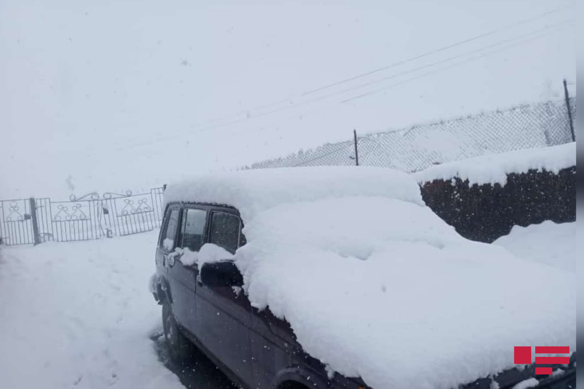 Регионы Азербайджана оказались во власти снежной стихии-ВИДЕО 