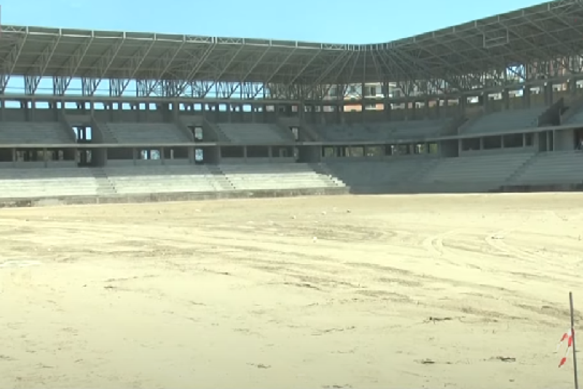 В Сумгайыте за два года не могут завершить строительство нового стадиона-ВИДЕО 