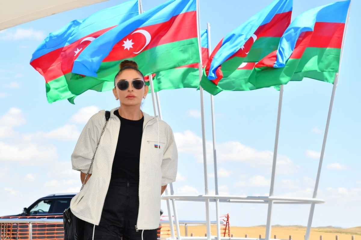 Президент Ильхам Алиев и первая леди Мехрибан Алиева побывали в Зангиланском районе 