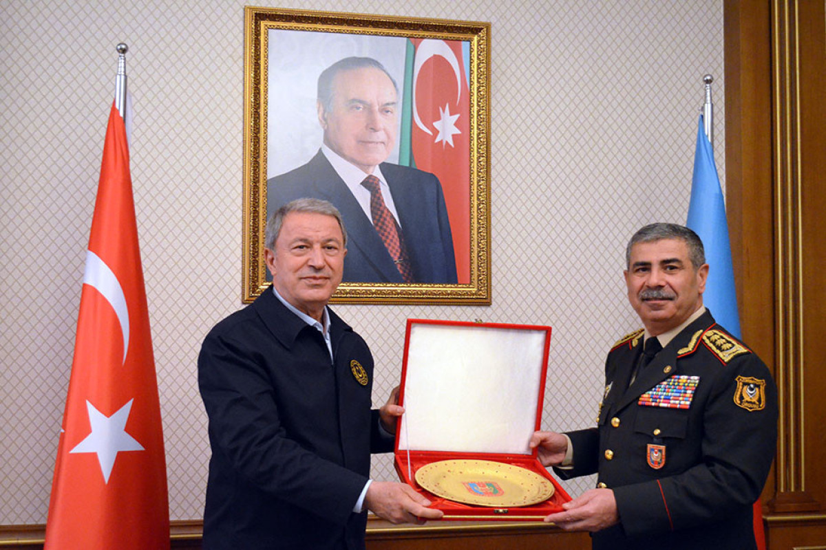 Министр обороны Турции прибыл в Азербайджан-ФОТО 