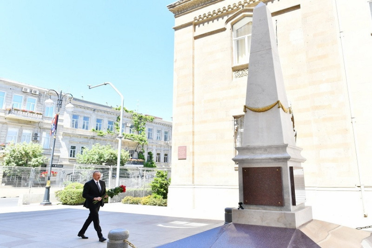 Ильхам Алиев посетил памятник, воздвигнутый в честь Азербайджанской демократической республики-ФОТО 