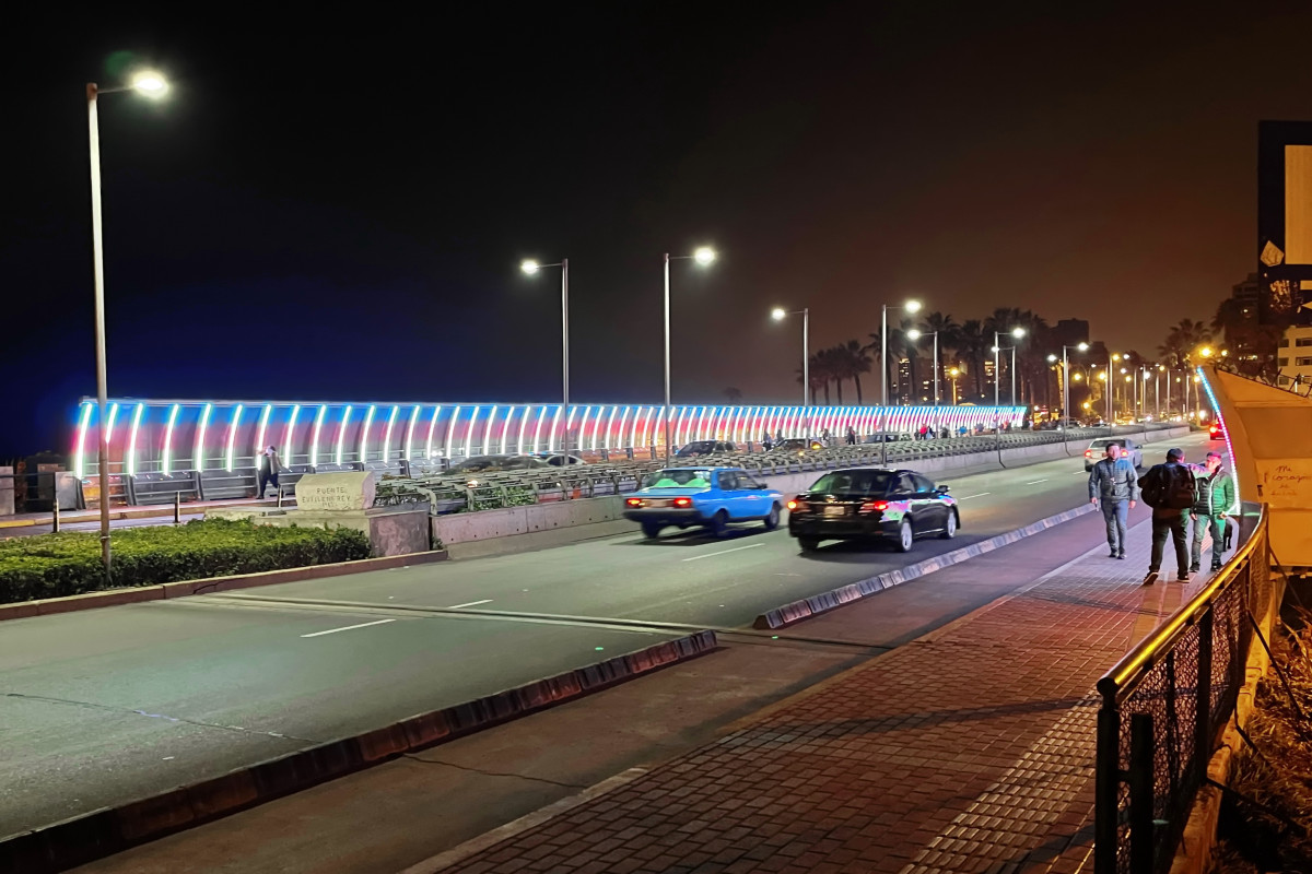 Популярный мост в столице Перу окрасился в цвета азербайджанского флага-ФОТО 
