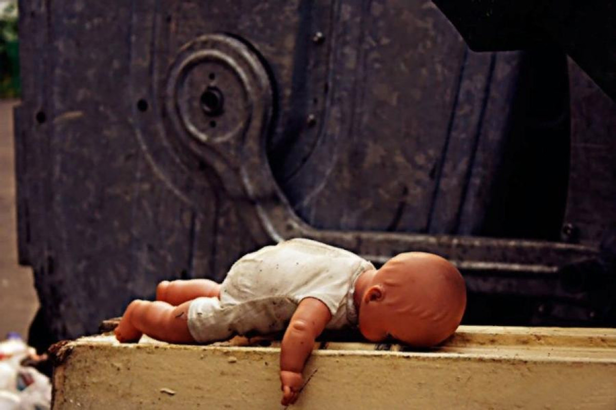 В Баку женщина родила в туалете и избавилась от ребенка