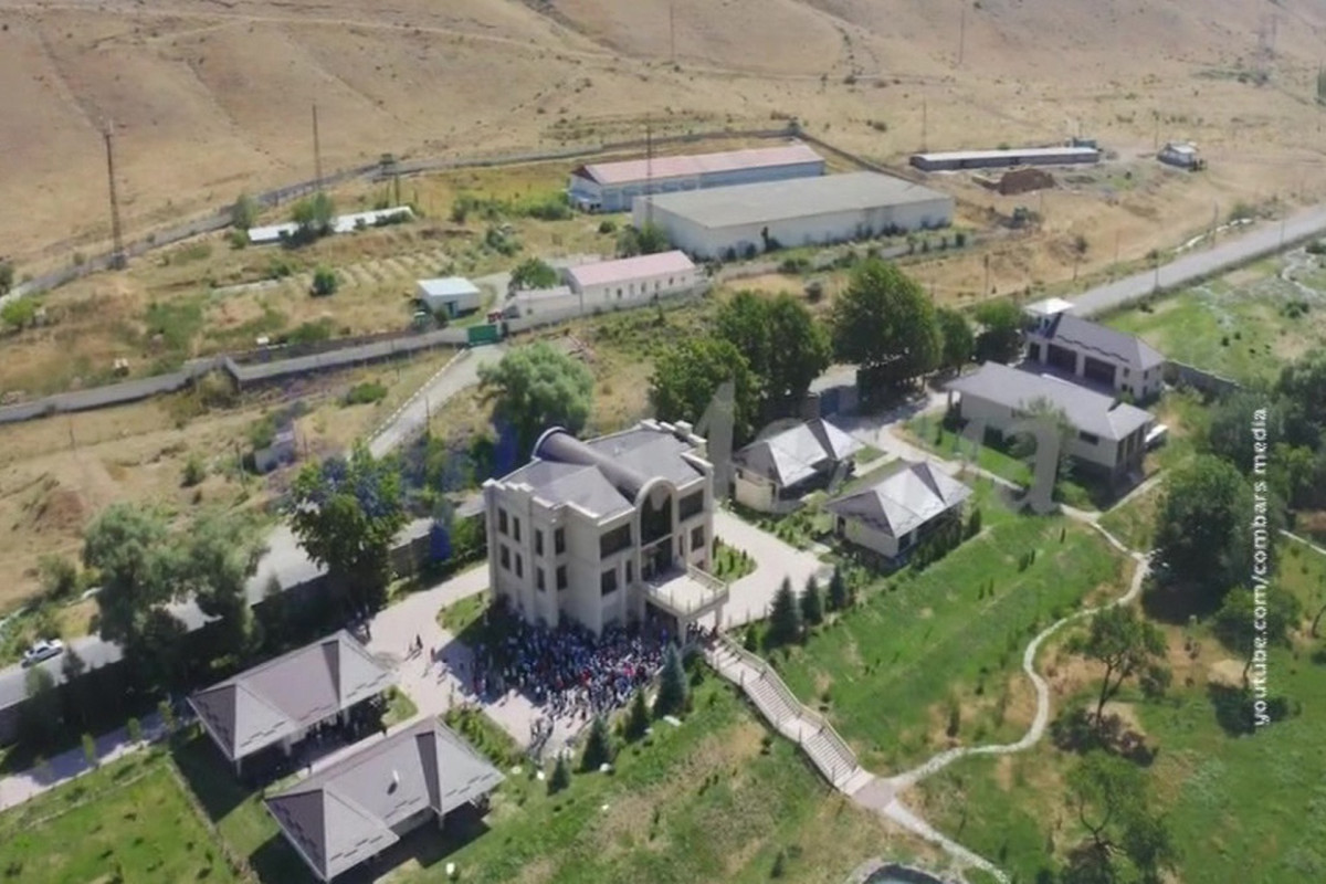 В Кыргызстане конфисковали резиденцию экс-президента Атамбаева