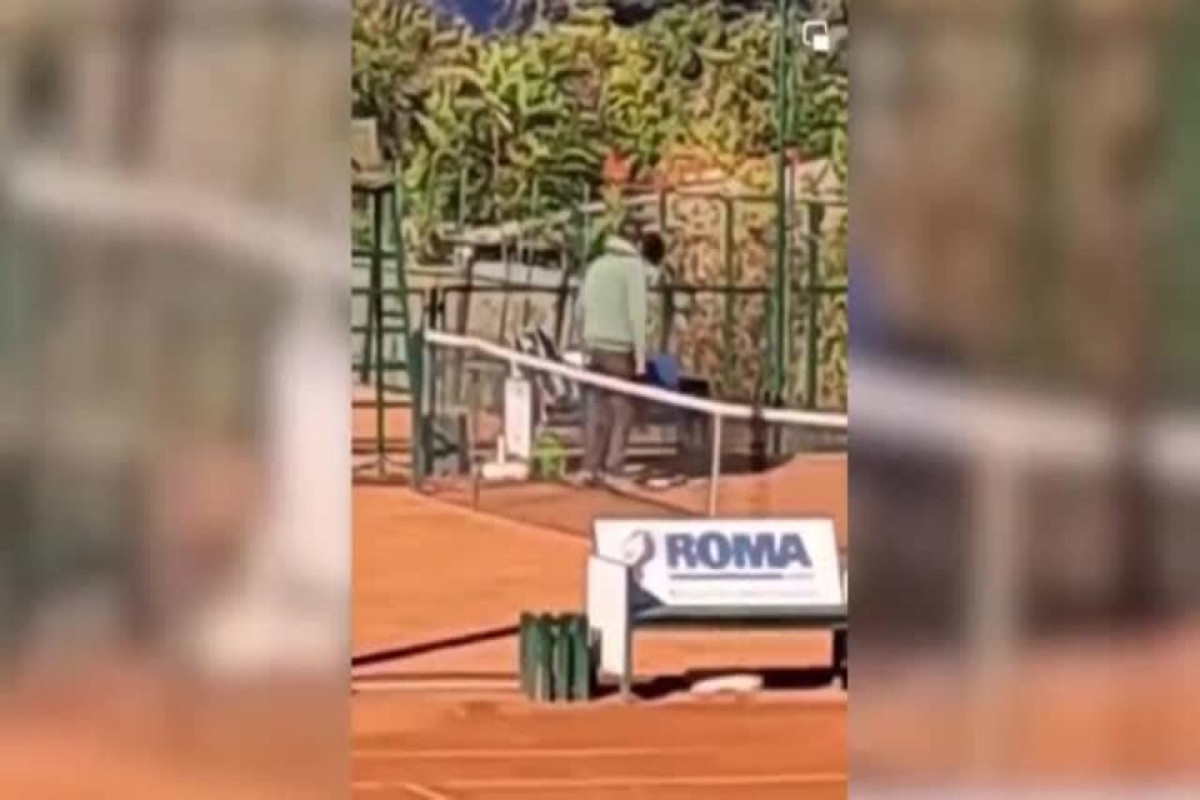 Очевидцы сняли на видео жестокое избиение теннисистки на корте-ВИДЕО 