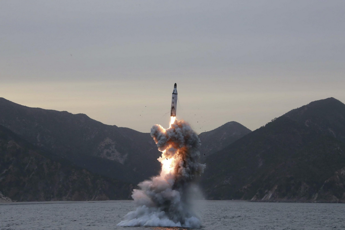КНДР запустила три баллистические ракеты малой дальности в сторону Японского моря - Япония выразила протест 