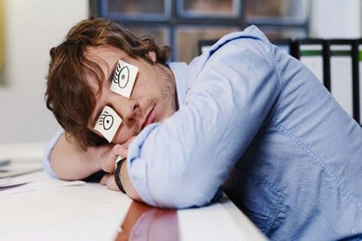 Офтальмолог предупредила об опасных причинах сна с полуоткрытыми глазами