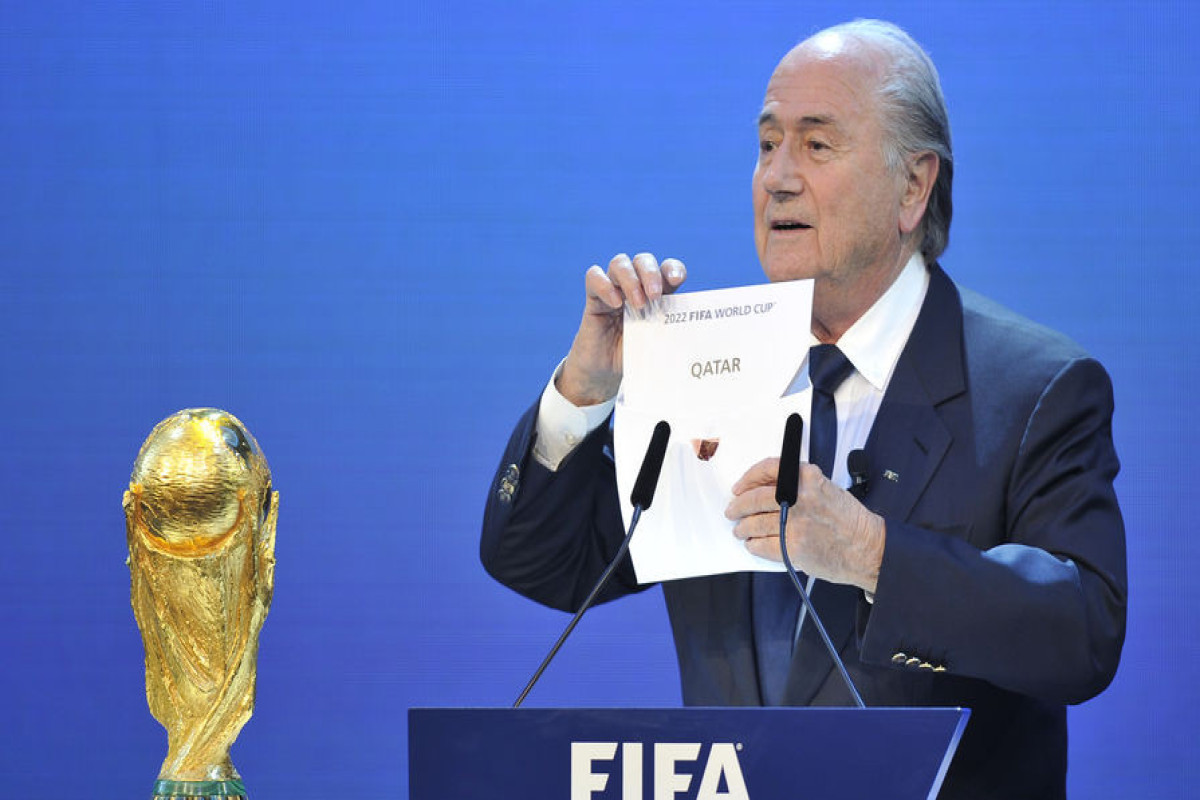В Катаре изъяли более ста поддельных кубков мира по футболу
