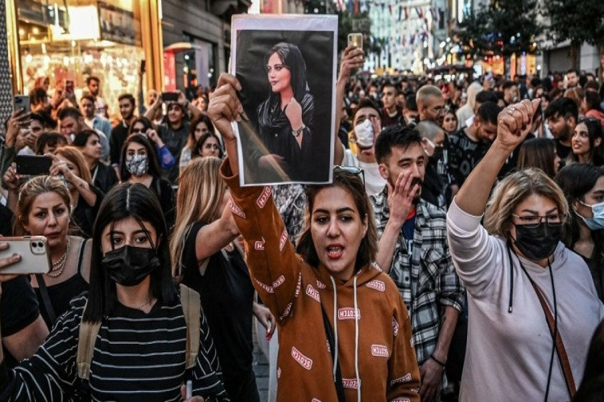 Роскошная жизнь или религиозные ограничения: К чему приведут катаклизмы в Иране? 