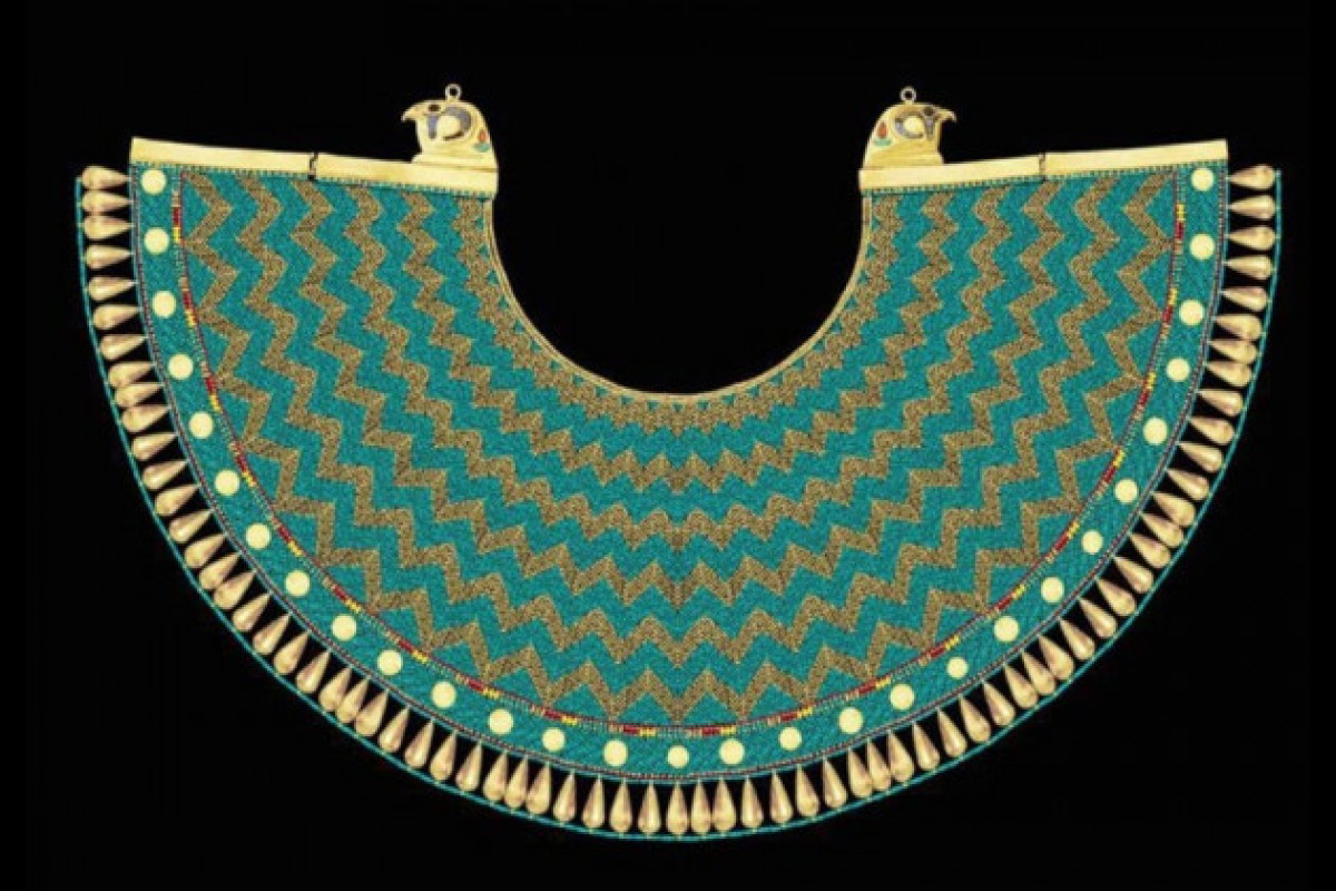 Ожерелье из гробницы Тутанхамона выкрал и разделил на части британский археолог - ИССЛЕДОВАНИЕ 
