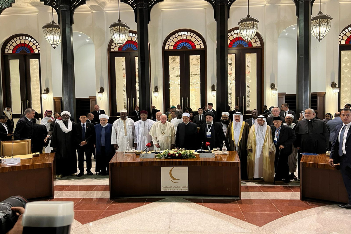 Шейхульислам Аллахшукюр Пашазаде встретился с Папой Римским в Бахрейне