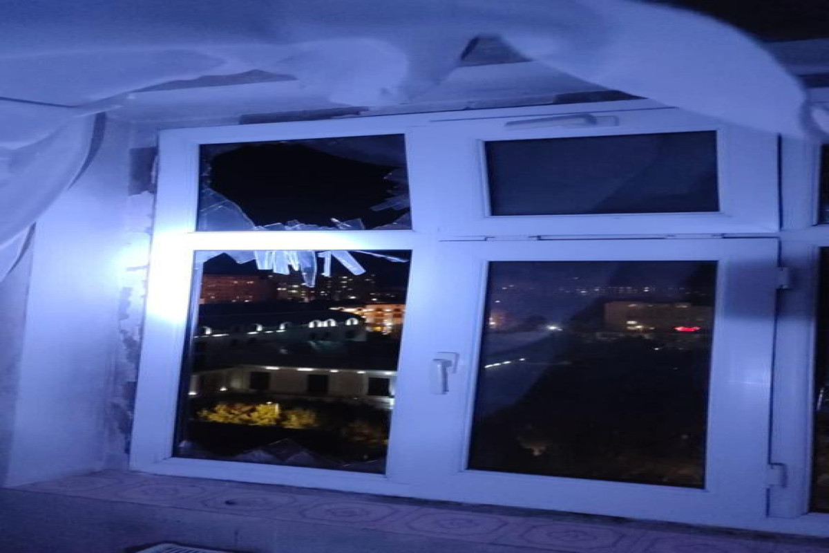 В Сумгайыте на 9-м этаже прогремел взрыв, поврежден ВАЗ -ВИДЕО -ФОТО 
