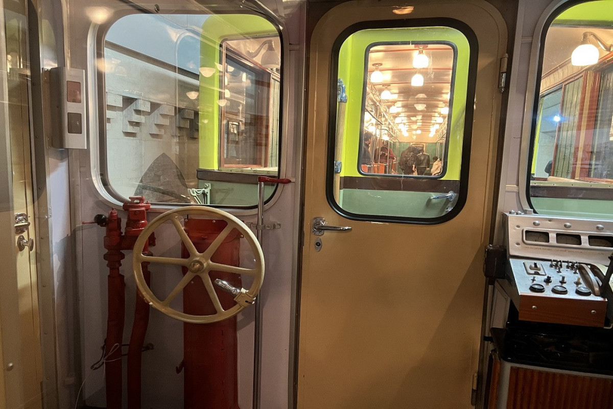 В Баку проходит выставка ретро-вагонов метро-ФОТО 