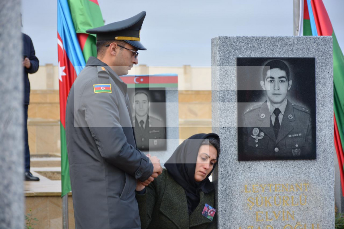 Азербайджан в День Победы чтит память шехидов-ФОТО 