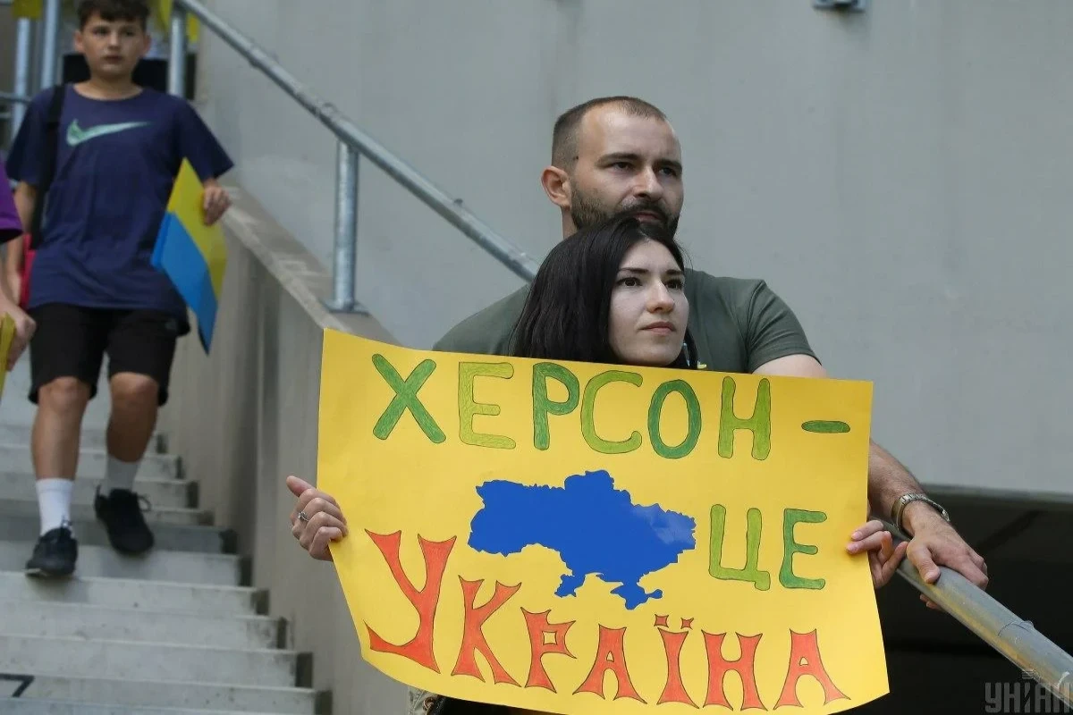 Украинцев призвали не верить заявлениям РФ о выходе из Херсона