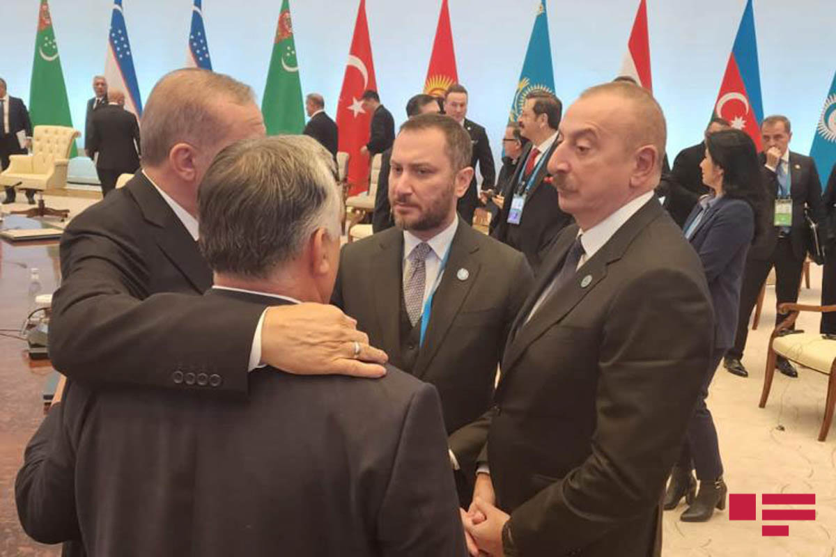 Моменты искренней беседы тюркских лидеров с Саммита ОТГ в Самарканде -ФОТО 