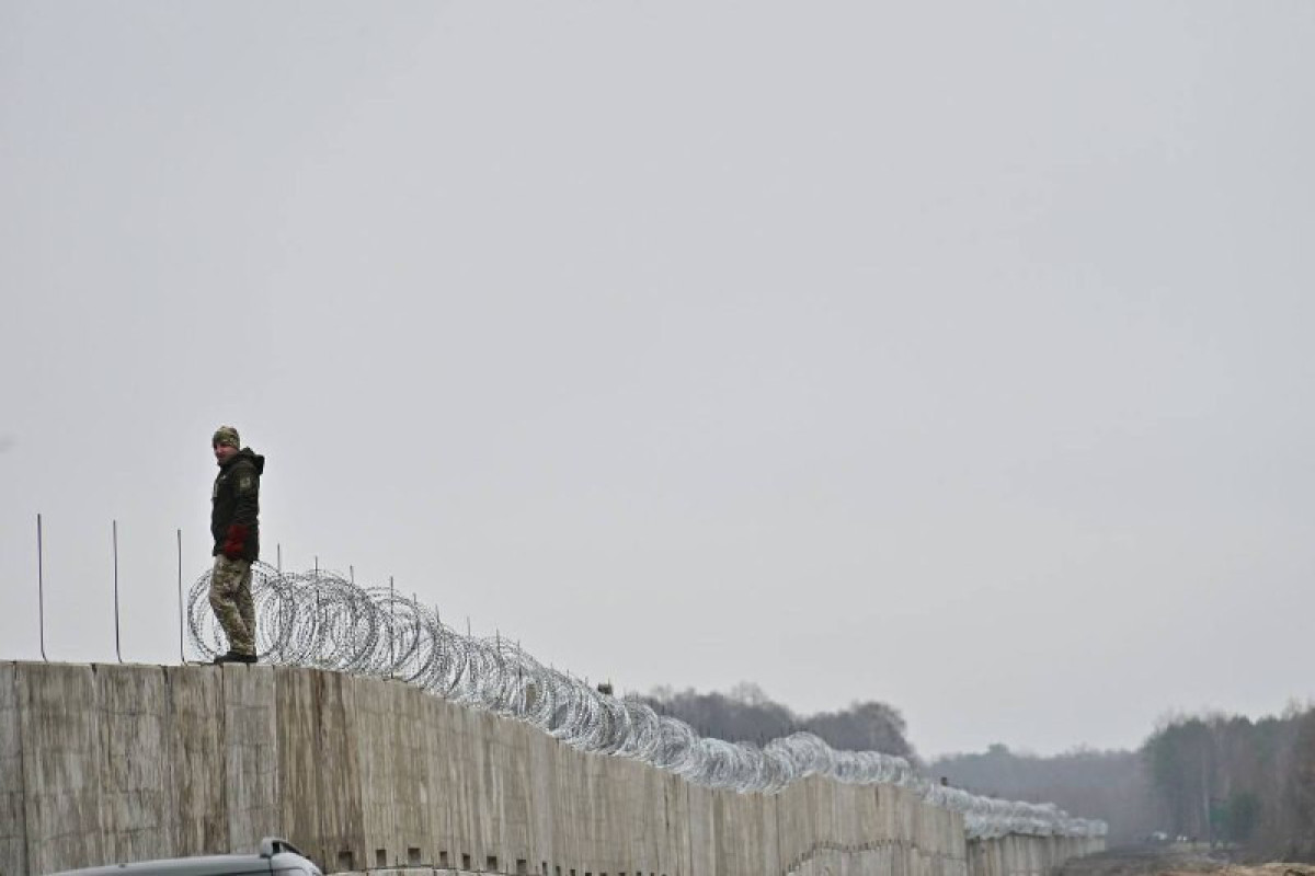 Украина возводит стену на границе с Беларусью-ФОТО 