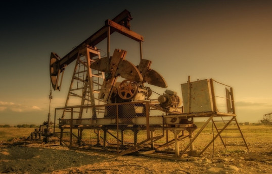 Bloomberg рассказал, чем было продиктовано решение ОПЕК+ сократить добычу нефти