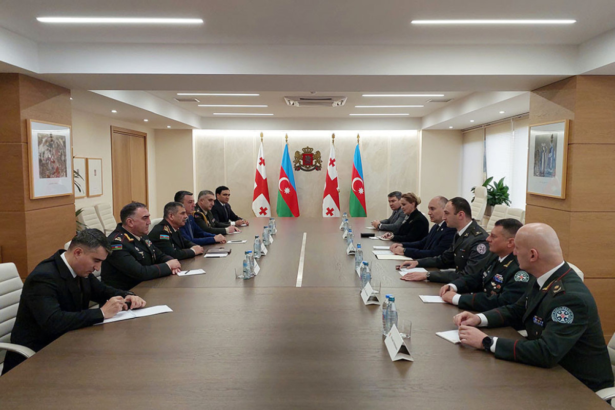 Главы минобороны Азербайджана и Грузии подписали план военного сотрудничества 