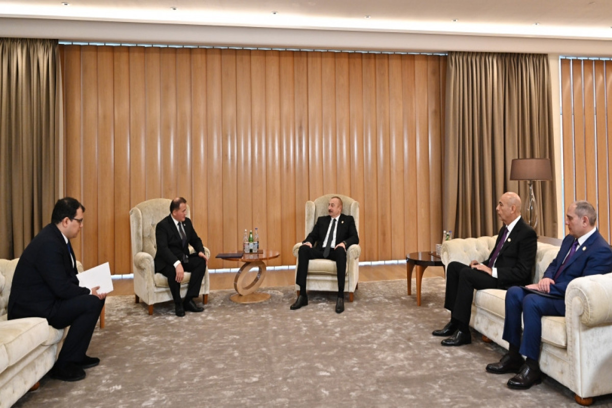 Ильхам Алиев принял председателя Исполкома Либерально-демократической партии Узбекистана