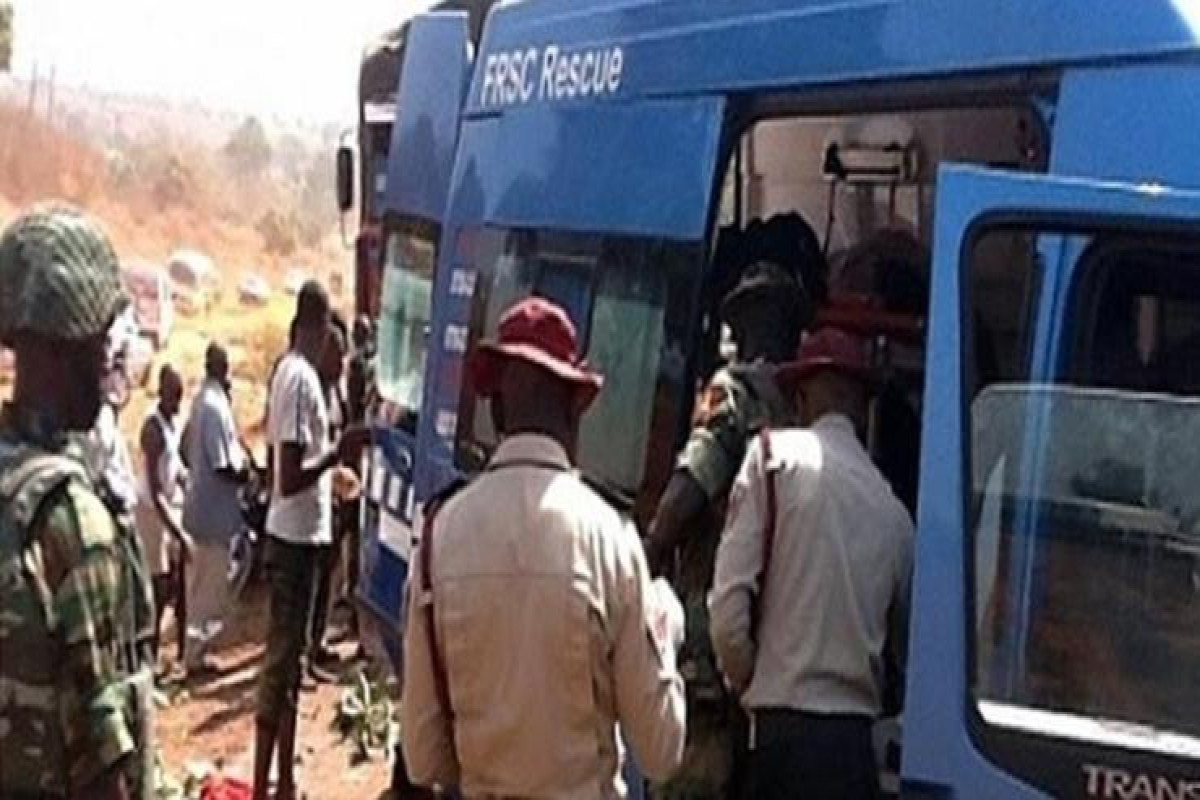 В Нигерии в ДТП с автобусами погибли не менее 37 человек