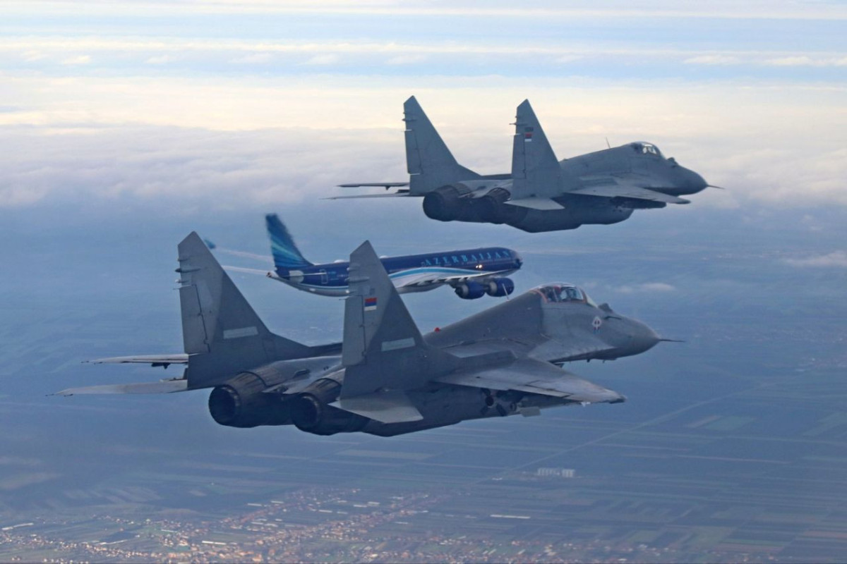 Самолет Ильхама Алиева встретили истребители ВВС Сербии 