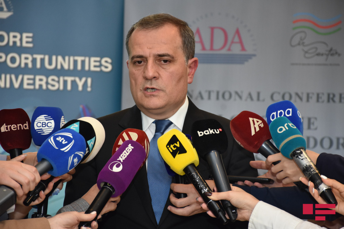 Глава МИД Азербайджана: с противоречащим трехстороннему заявлению использованием Лачинского коридора пора покончить