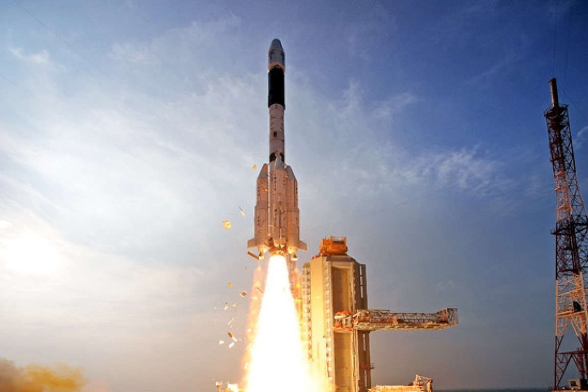 Индия запустила ракету-носитель с девятью спутниками на борту