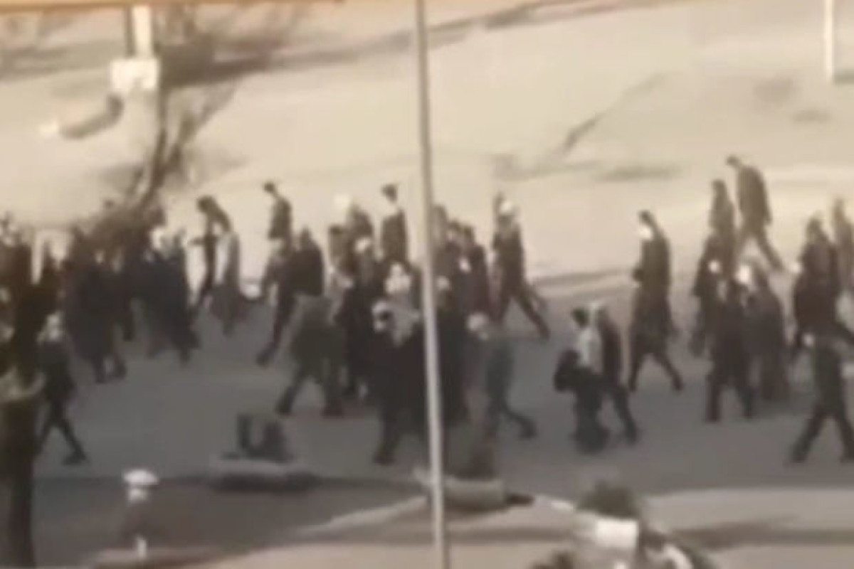 В иранском Исфахане бастуют тысячи рабочих сталелитейного завода -ВИДЕО 
