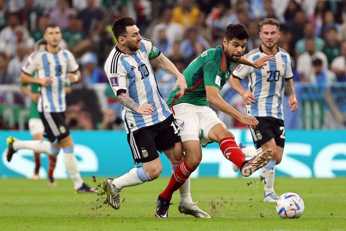 Гол Месси помог сборной Аргентины одержать первую победу на ЧМ-2022