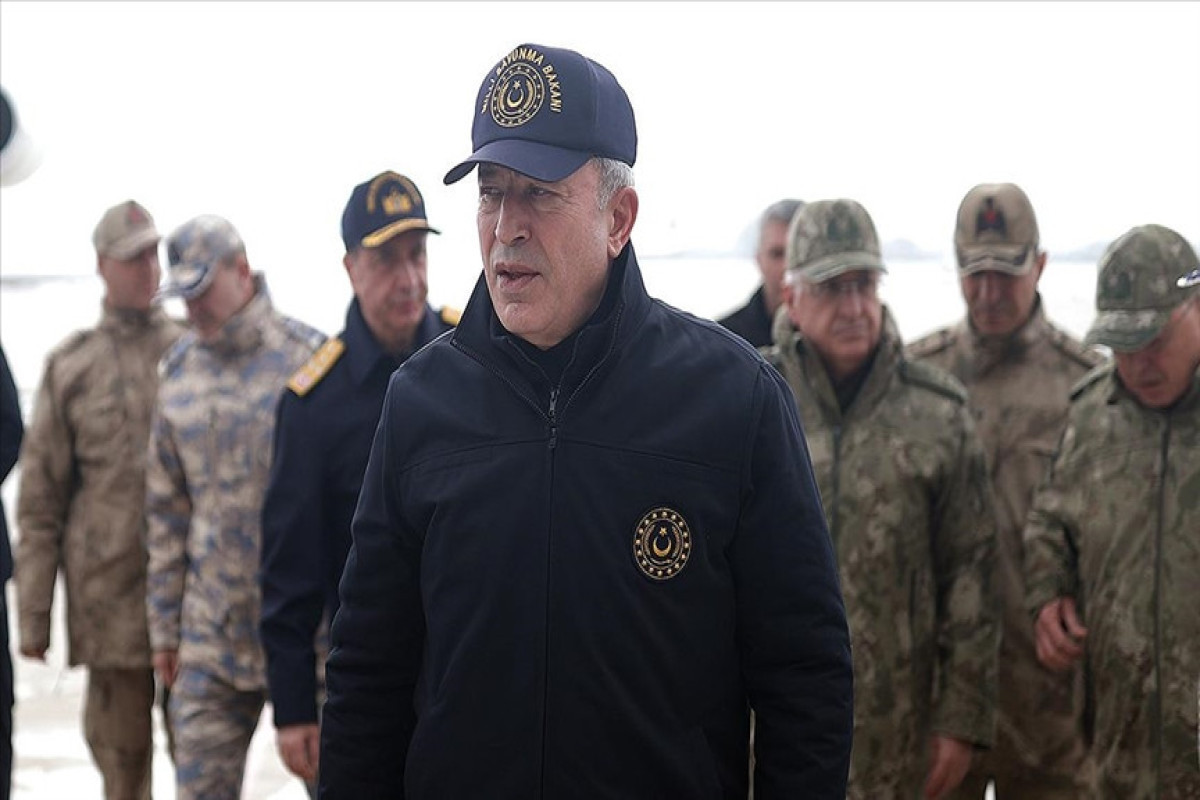 Министр национальной обороны Турции Акар посетил границу с Ираком-ФОТО 