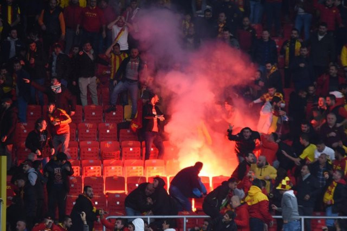Футбольный матч в Турции прерван - болельщик избил вратаря флагштоком -ФОТО -ВИДЕО 