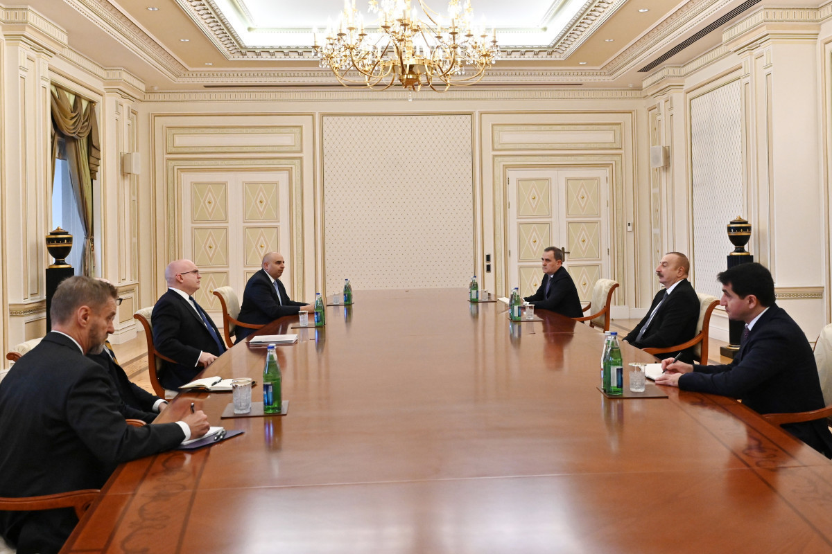 Ильхам Алиев принял старшего советника Госдепа США по переговорам на Кавказе