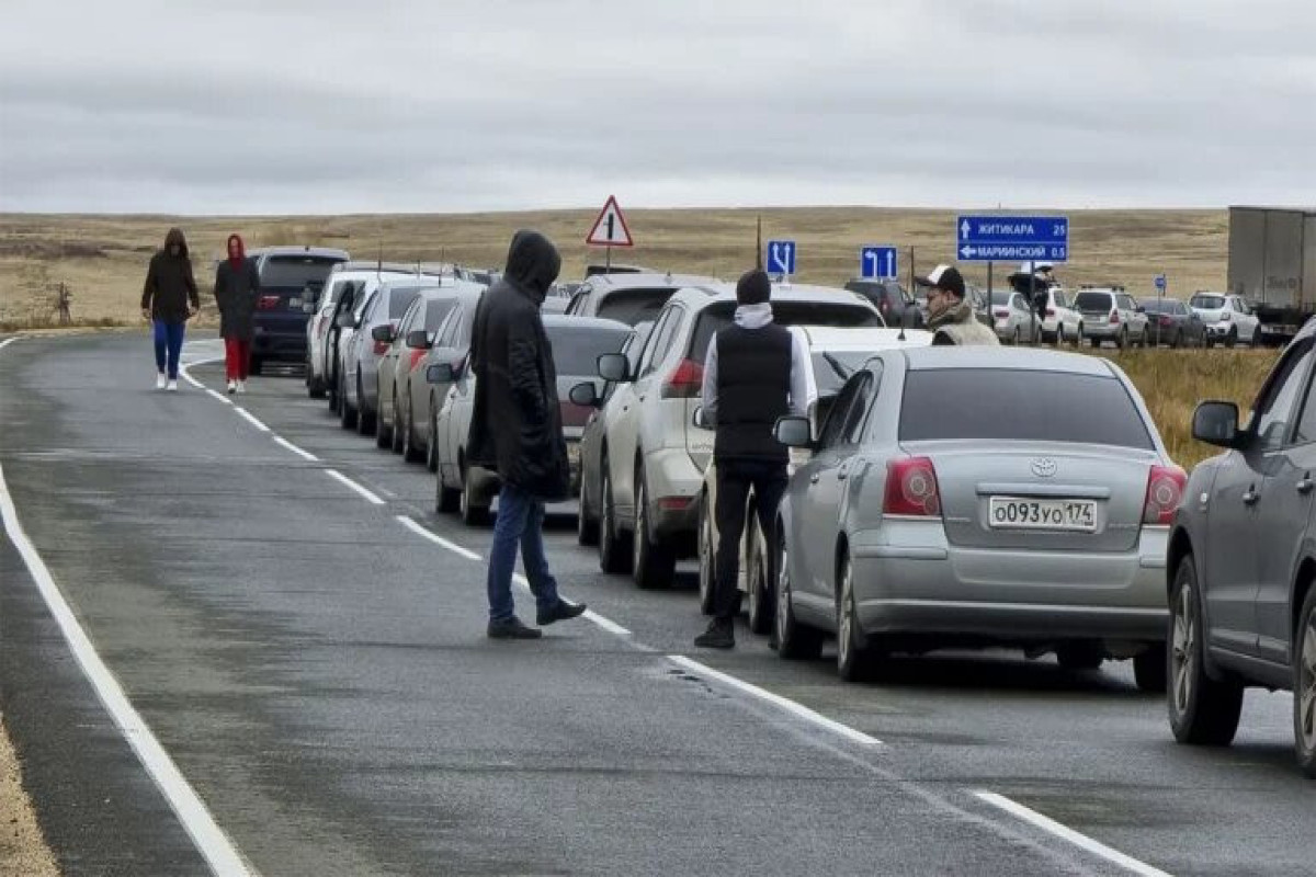 После начала мобилизации в Казахстан прибыли более 400 тыс. граждан России