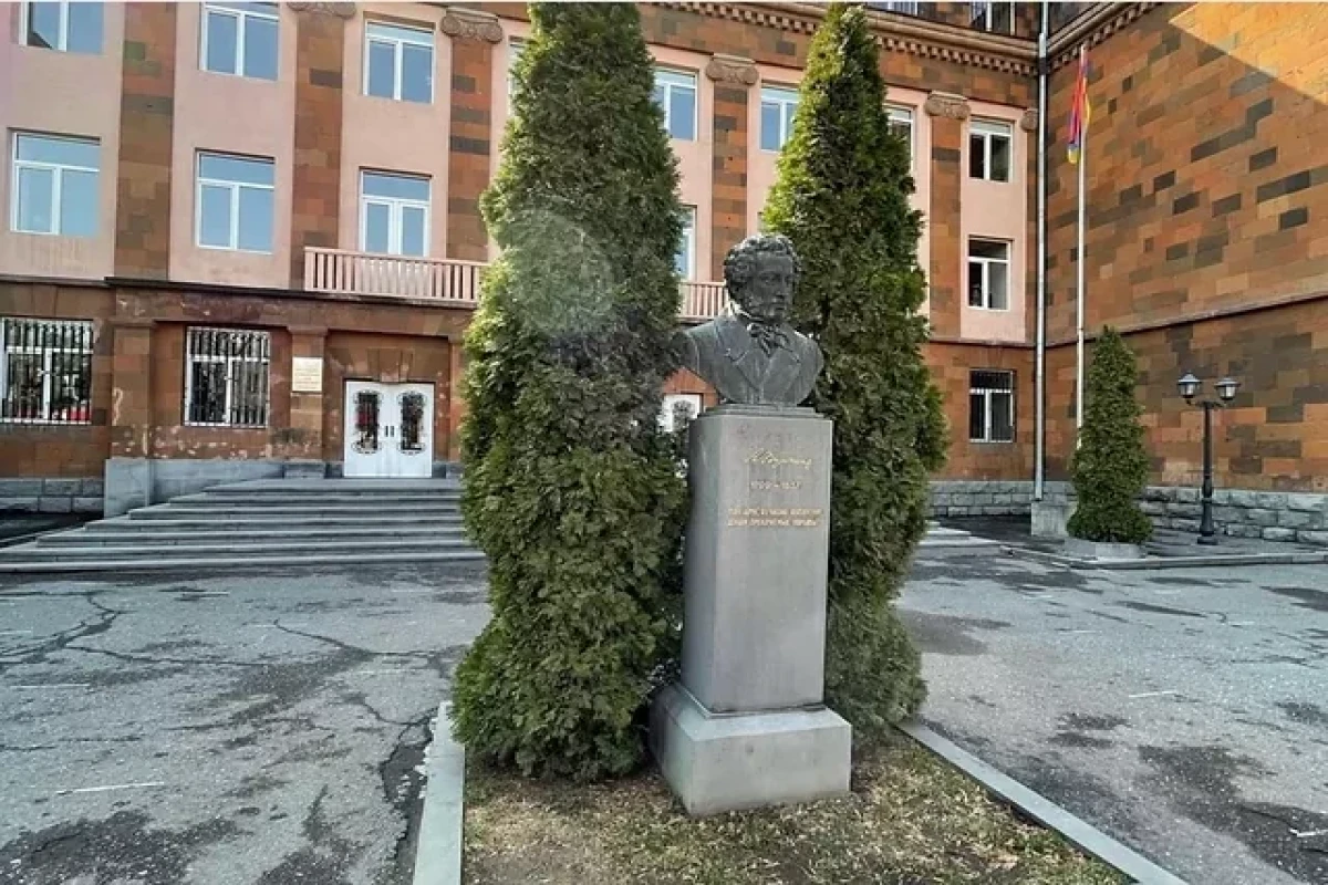В Армении призывают демонтировать все русские памятники и переименовать улицы