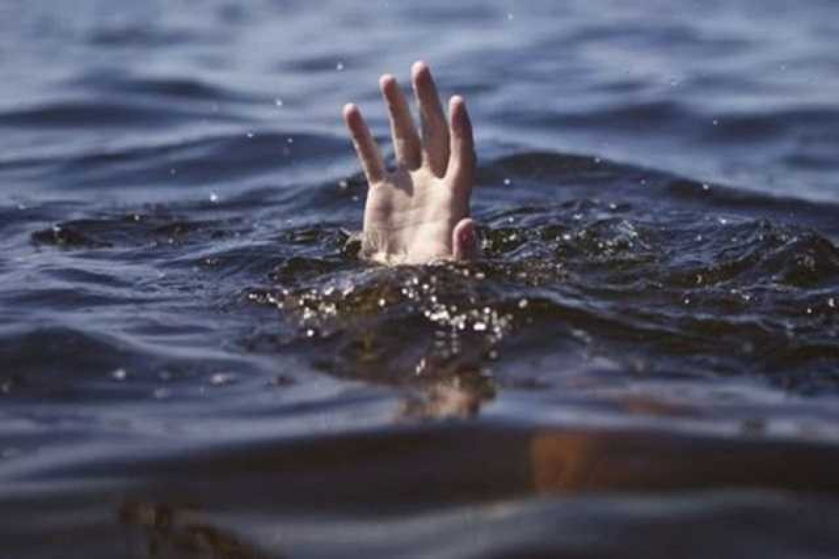 Молодая девушка утопилась в Каспийском море 