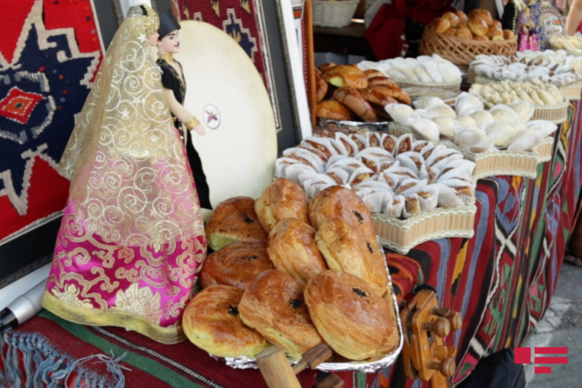 Азербайджан представлен специальным павильоном на городском празднике в Тбилиси