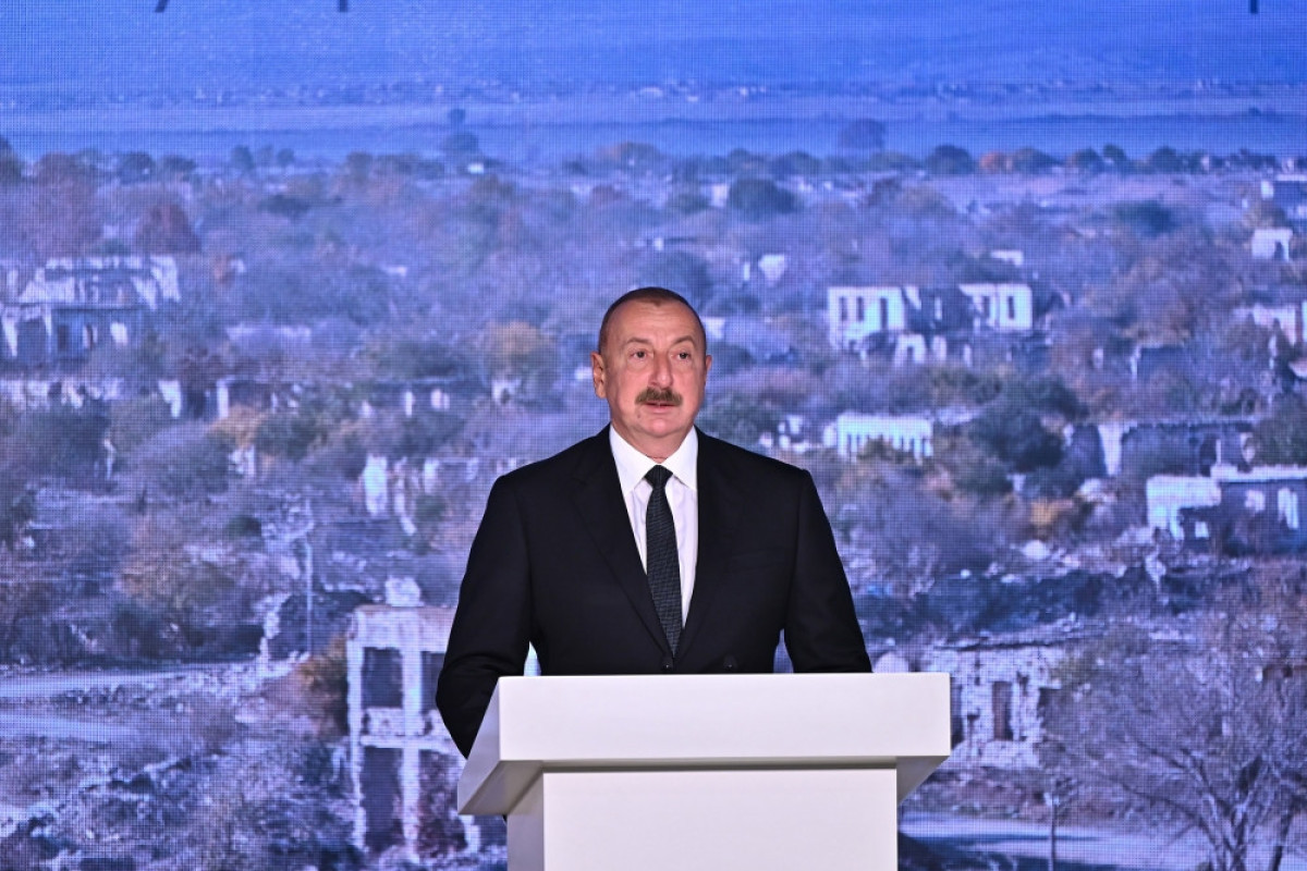 Ильхам Алиев: Азербайджан не будет обсуждать с международными центрами то, как будет налаживать жизнь армян в карабахском регионе 