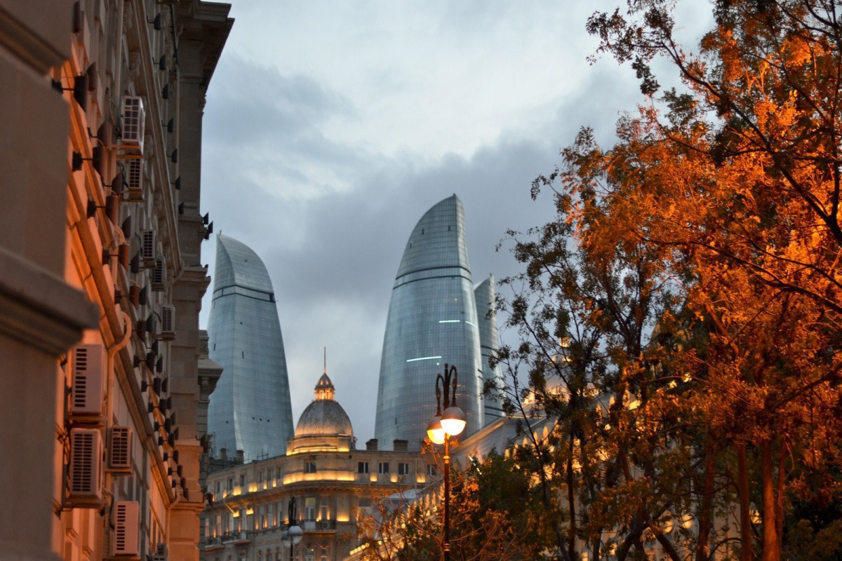 В Баку переменная облачность и без осадков